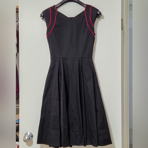 Hearts And Roses Black And Red Retro Inspired Pin Up Style Dress With Red Bow XS - Picture 11 of 14